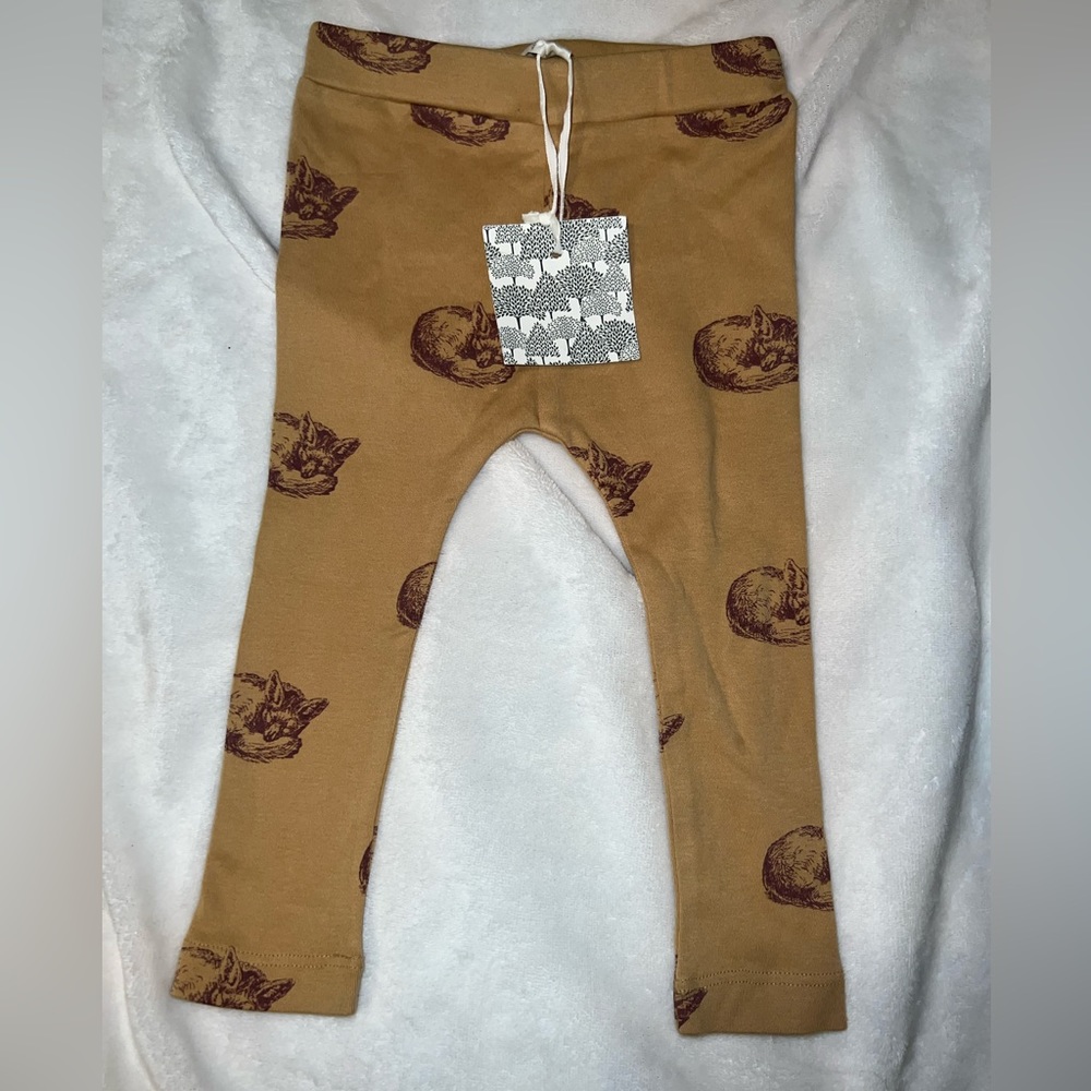 Kate Quinn leggings